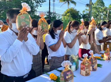 พิธีทำบุญตักบาตรถวายพระกุศล งานฉลองพระชนมายุ 8 รอบ ... พารามิเตอร์รูปภาพ 2