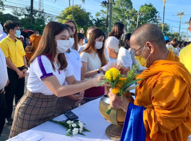 พิธีทำบุญตักบาตรถวายพระกุศล งานฉลองพระชนมายุ 8 รอบ ... พารามิเตอร์รูปภาพ 6