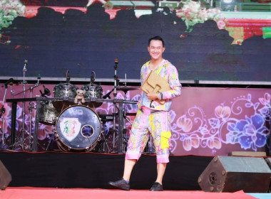 ร่วมเดินแบบแฟชั่นโชว์ผ้าลายพระราชทานผ้าลายอัตลักษณ์ของจังหวัดนราธิวาส ... พารามิเตอร์รูปภาพ 2