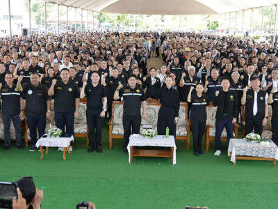 ร่วมติดตาม ร้อยเอกธรรมนัส พรหมเผ่า รองนายกรัฐมนตรี และ ... พารามิเตอร์รูปภาพ 1