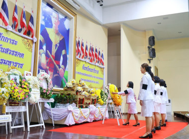 ร่วมพิธีวางพวงมาลาถวายราชสักการะ เนื่องในวันคล้ายวันสวรรคต ... พารามิเตอร์รูปภาพ 3