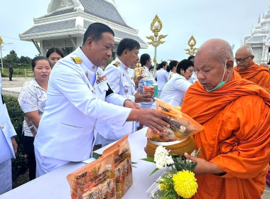 เข้าร่วมพิธีเจริญพระพุทธมนต์และทำบุญตักบาตร พารามิเตอร์รูปภาพ 3